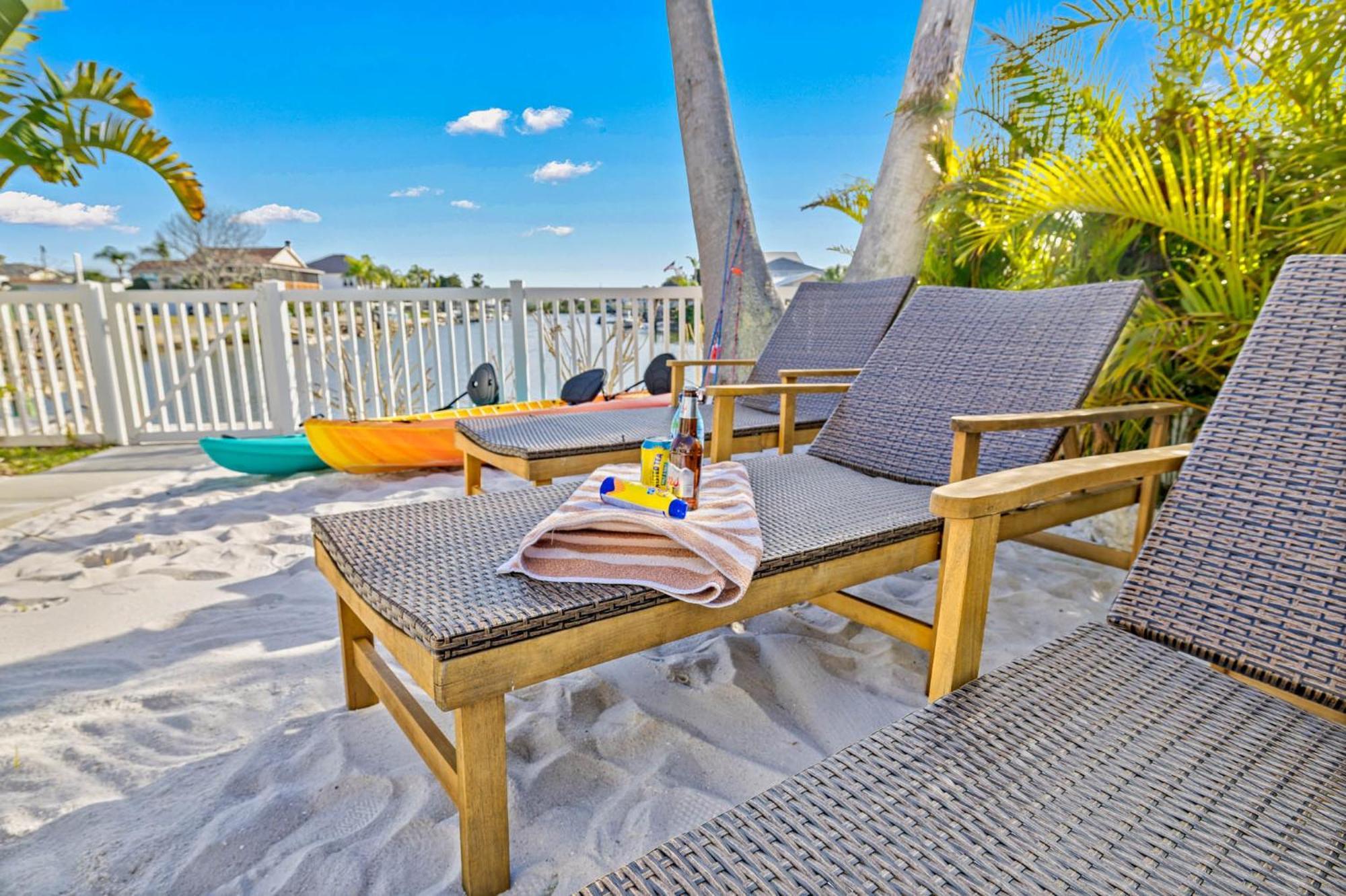 5 Bed3Bath Waterfront Pool Home With Full Gym, Office, And Heated Pool! Hernando Beach Экстерьер фото